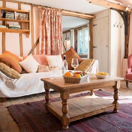Bromans Barn A Beautiful Cottage By The Sea And Cudmore Nature Reserve West Mersea Exterior photo