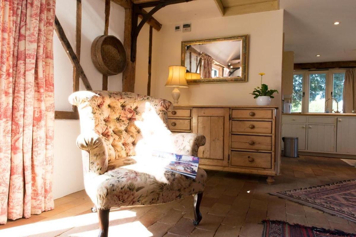 Bromans Barn A Beautiful Cottage By The Sea And Cudmore Nature Reserve West Mersea Exterior photo