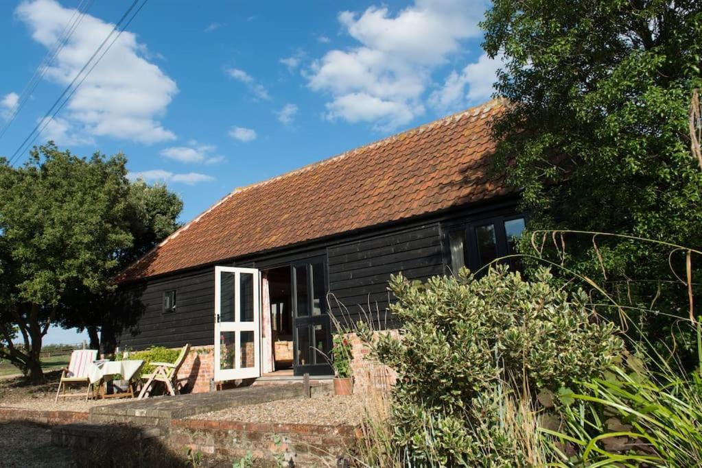 Bromans Barn A Beautiful Cottage By The Sea And Cudmore Nature Reserve West Mersea Exterior photo