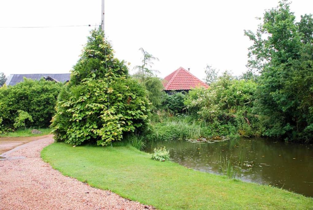Bromans Barn A Beautiful Cottage By The Sea And Cudmore Nature Reserve West Mersea Exterior photo